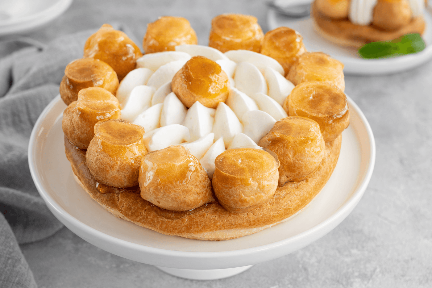 Sent Onore Saint-Honoré Recipe - Traditional French cake made with puff pastry ...