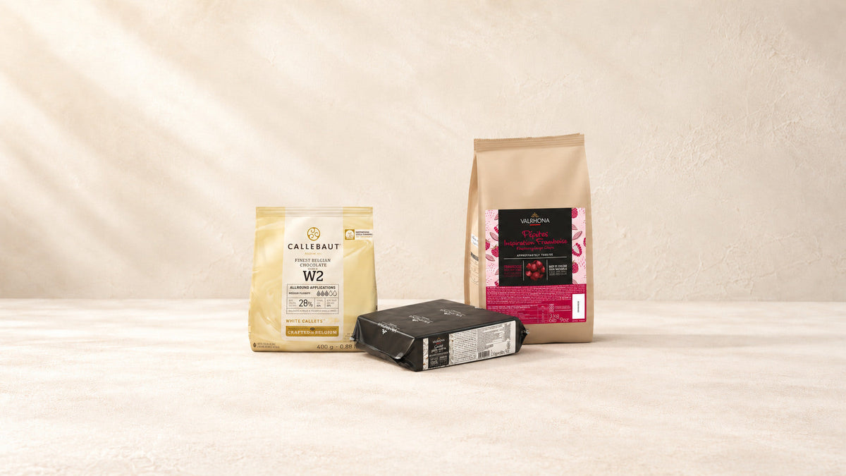 Chocolat & Pâtisserie — produits de la collection sur fond crème Patissland