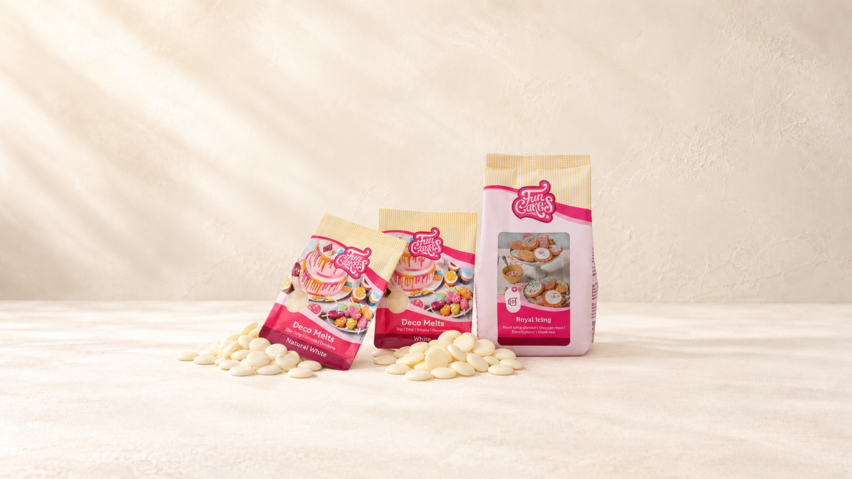 Glaçages & Drip — produits de la collection sur fond crème Patissland