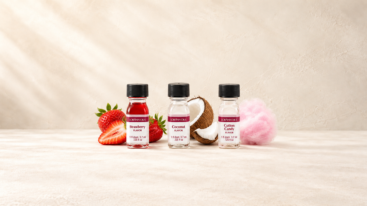 LorAnn — produits de la collection sur fond crème Patissland