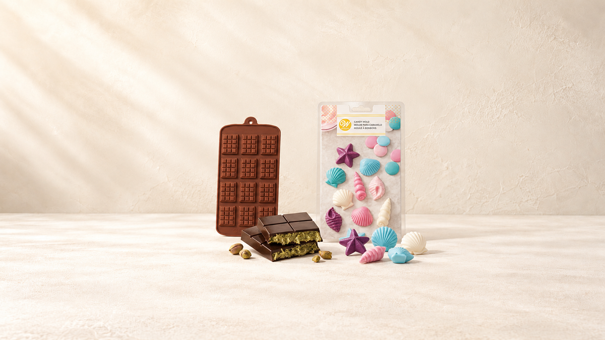 Matériels & Moules à Chocolat — produits de la collection sur fond crème Patissland