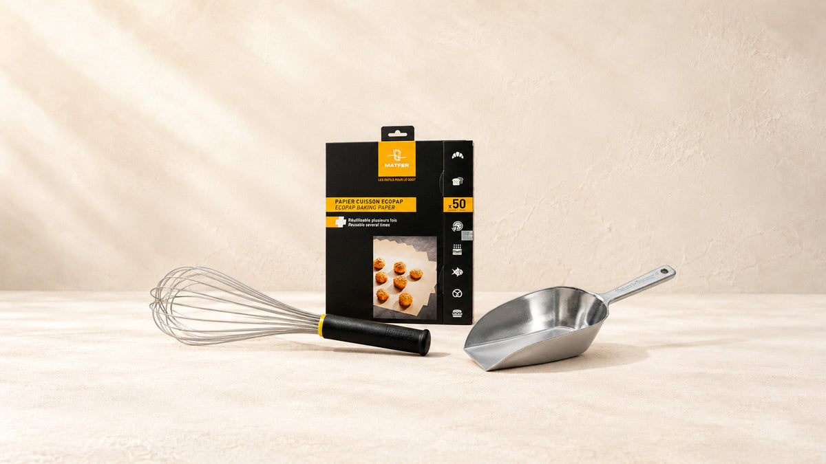 Matfer — produits de la collection sur fond crème Patissland