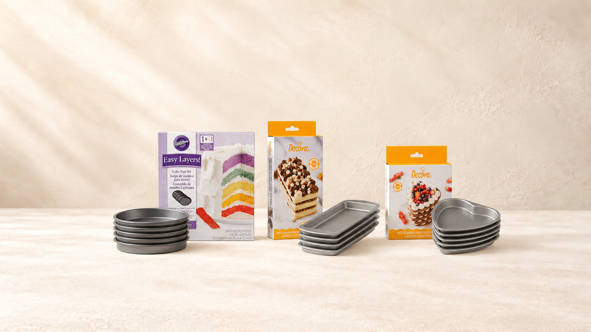 Moule à Layer Cake — produits de la collection sur fond crème Patissland