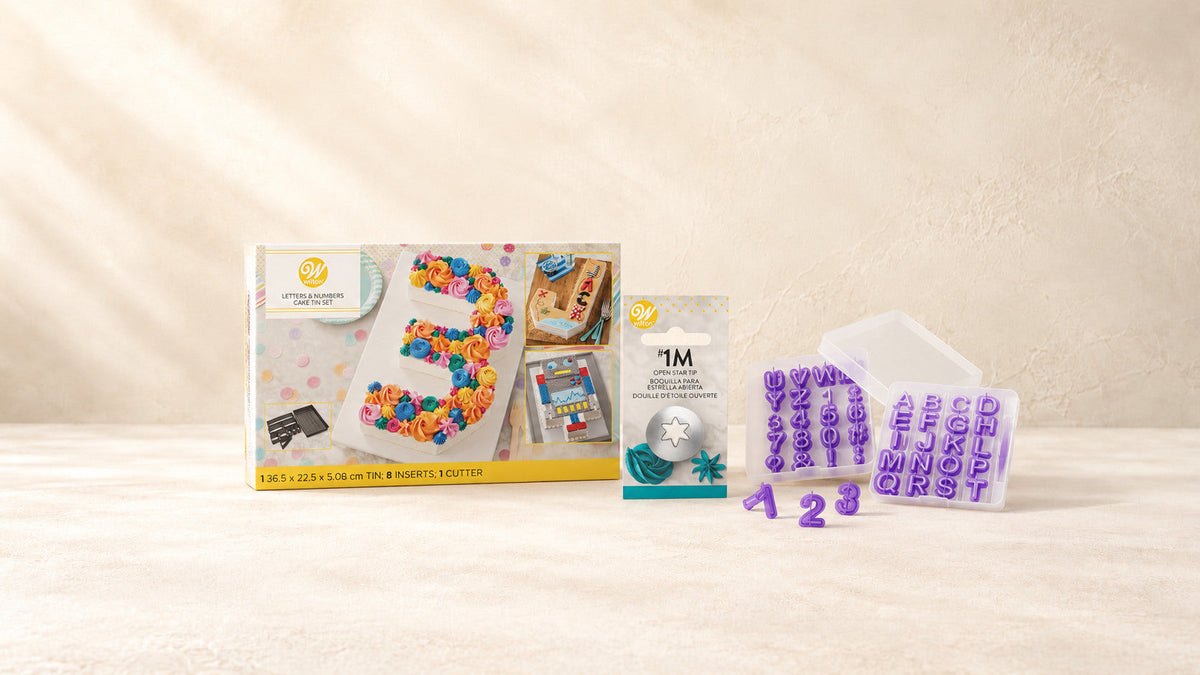 Number Cake — produits de la collection sur fond crème Patissland