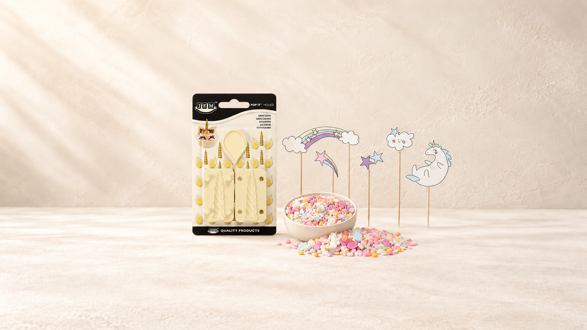 Licornes — produits de la collection sur fond crème Patissland