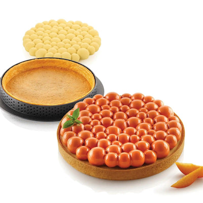 Tarte moderne orange avec finition bulles sur fond de pâte dorée