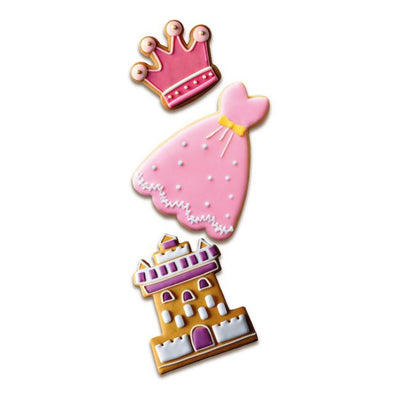 Biscuits décorés en forme de couronne, robe de princesse et château réalisés avec le set Wilton
