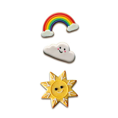 Biscuits décorés arc-en-ciel, nuage et soleil réalisés avec les emporte-pièces Wilton