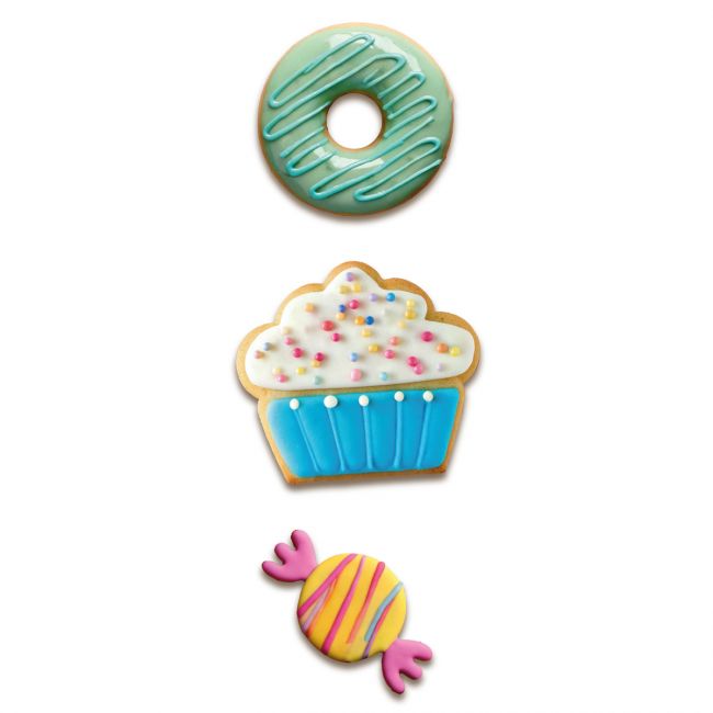Biscuits décorés en forme de donut, cupcake et bonbon réalisés avec les emporte-pièces Wilton