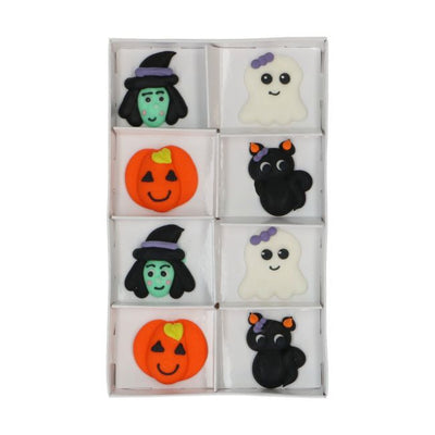 Gros plan des 8 décorations en sucre Halloween prêtes à poser
